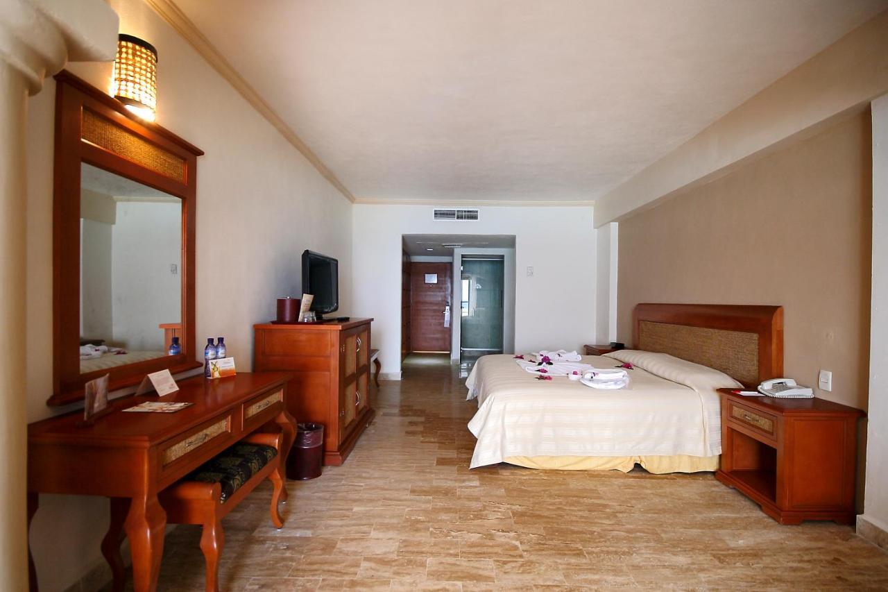 Golden Parnassus Resort & Spa (Adults Only) Cancun Room photo